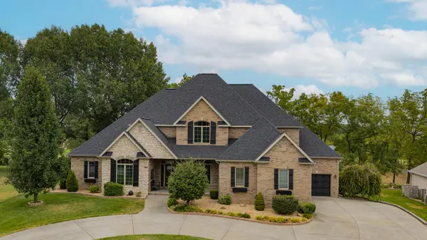 109 E Metalwood DR, Republic, MO 65738