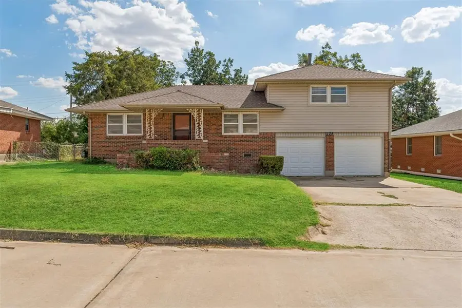128 Leonard LN, Midwest City, OK 73110