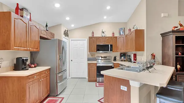 252 DIRKSEN DR, Debary, FL 32713