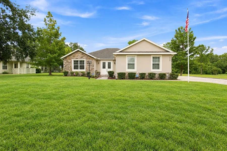 555 DOWLING CIR, Lady Lake, FL 32159
