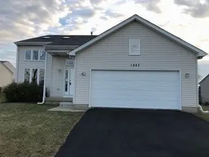 1247 Pheasant DR, Zion, IL 60099