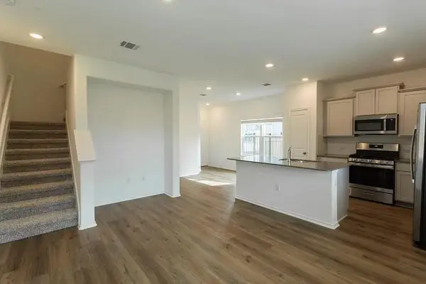 7104 Spotted Leaf WAY, Del Valle, TX 78617