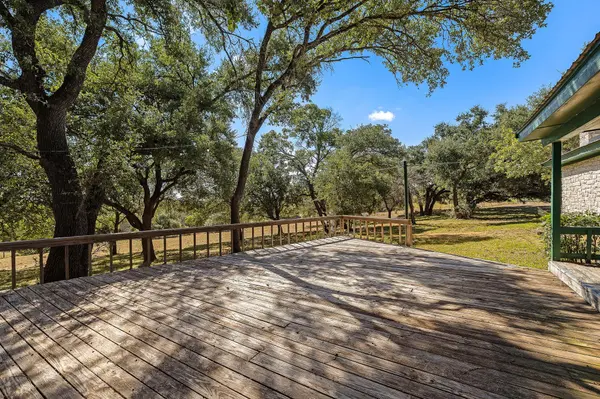 305 Hidden Oaks LN, Liberty Hill, TX 78642