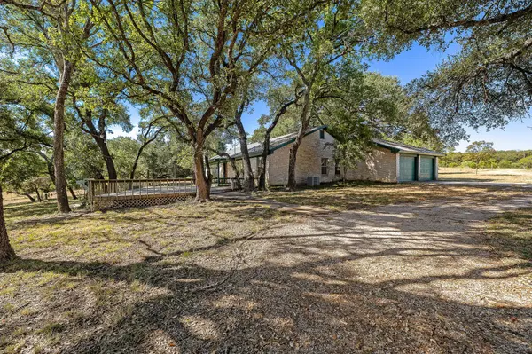 305 Hidden Oaks LN, Liberty Hill, TX 78642