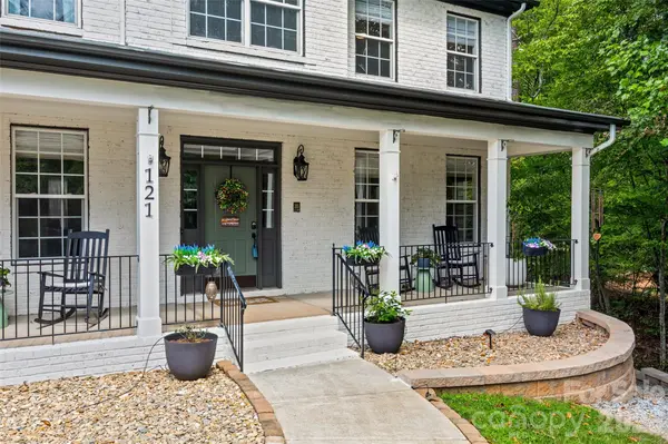 121 Isle Run DR, Mooresville, NC 28117