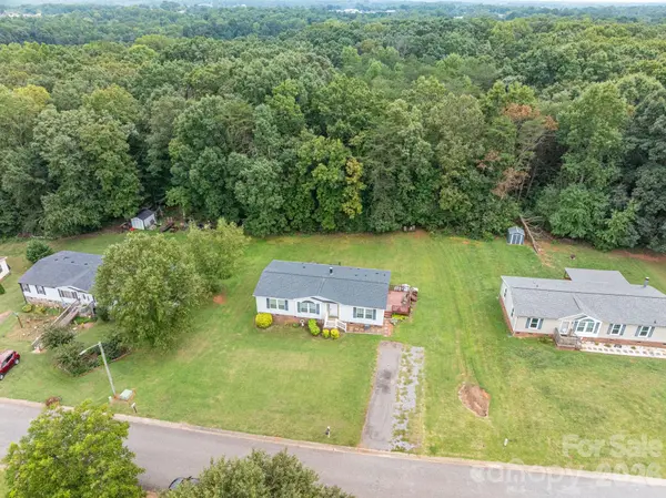 2224 Sterling Ridge DR, Newton, NC 28658