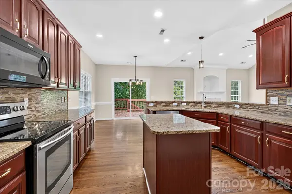 10822 Chamberlain Hall CT, Charlotte, NC 28277
