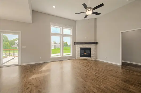 2121 Greenfield PT, Kearney, MO 64060