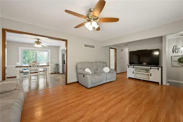 6115 Larson AVE, Kansas City, MO 64133