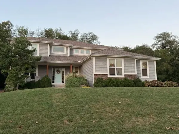 433 N Winnebago DR, Lake Winnebago, MO 64034