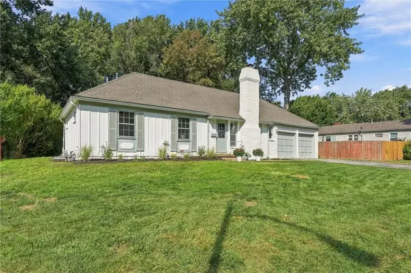 9708 England DR, Overland Park, KS 66212
