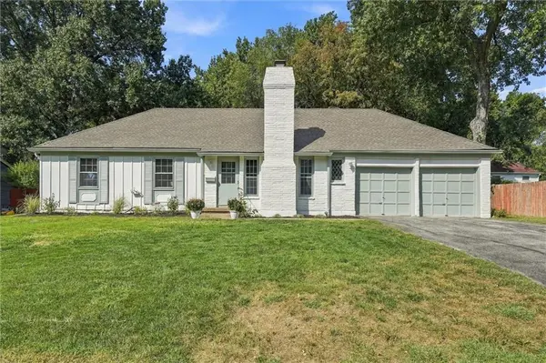 9708 England DR, Overland Park, KS 66212