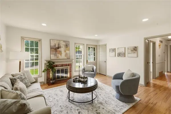 9708 England DR, Overland Park, KS 66212