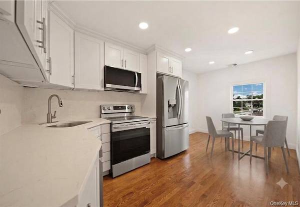 3914 Waverly AVE #2, Seaford, NY 11783