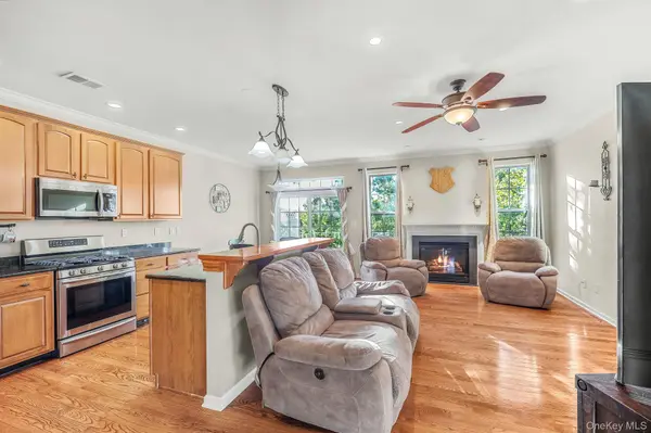 92 Barr LN, Monroe, NY 10950