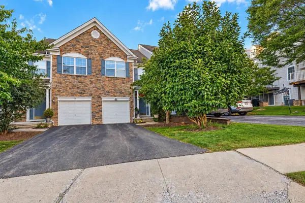 92 Barr LN, Monroe, NY 10950