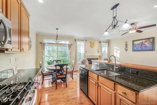92 Barr LN, Monroe, NY 10950