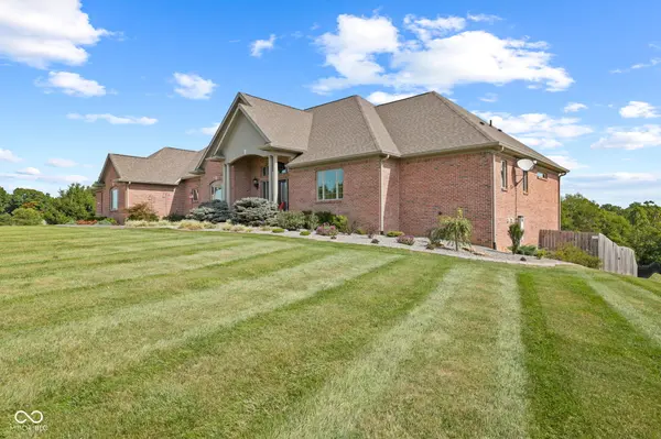 3199 Falcon Crest DR, Martinsville, IN 46151