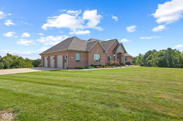 3199 Falcon Crest DR, Martinsville, IN 46151