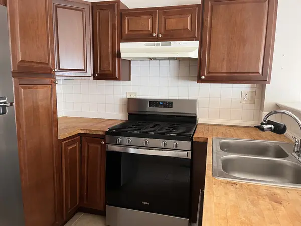 1289 Court E CT #1289, Hanover Park, IL 60133