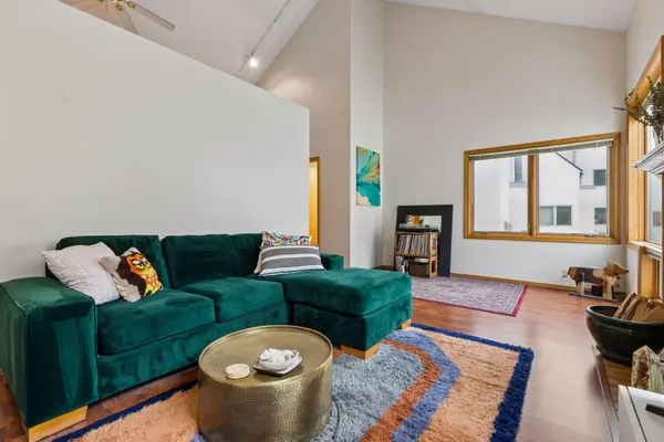 3008 Lake Shore DR, Minneapolis, MN 55416