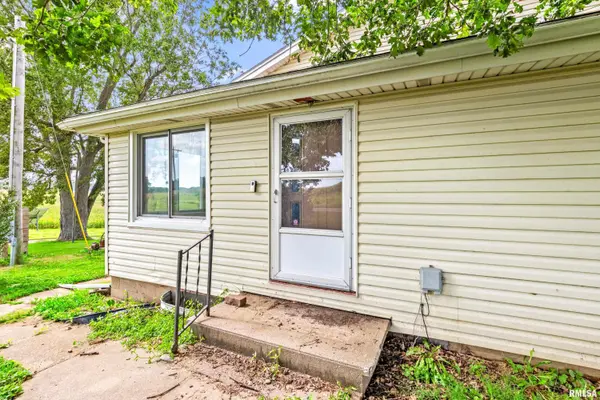 8671 TIMBER RD, Kewanee, IL 61443