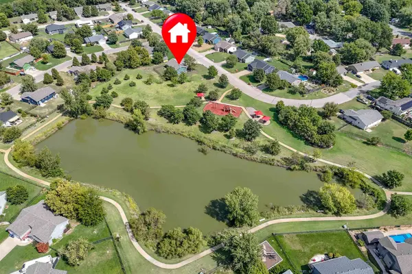 1101 N Parkway Dr, Valley Center, KS 67147