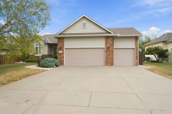4632 N Spyglass St, Wichita, KS 67226-3375