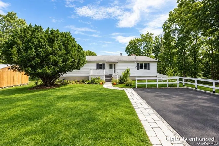 226 Charwill DR, Clinton Corners, NY 12514