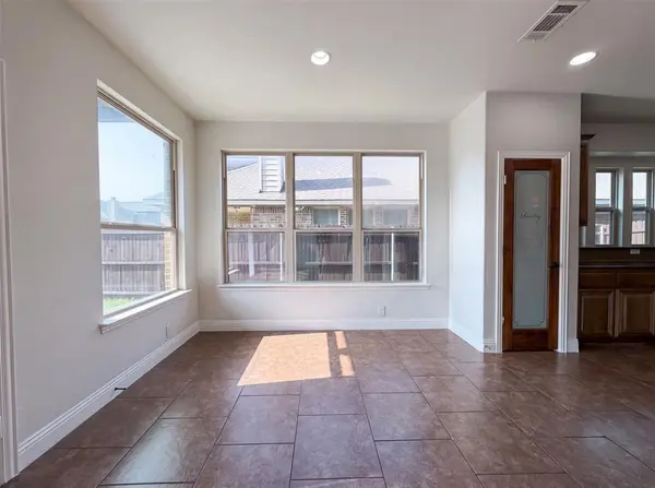 830 Graham Drive, Burleson, TX 76028