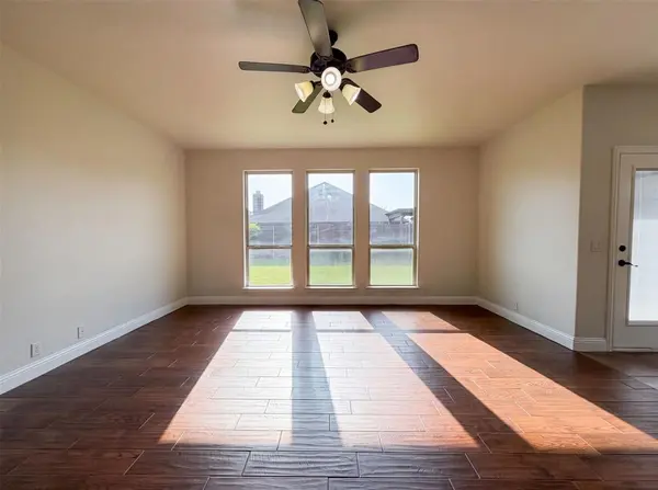 830 Graham Drive, Burleson, TX 76028