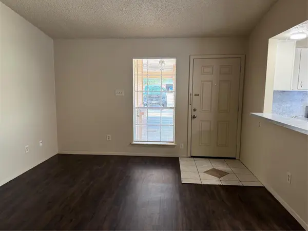 6910 S 1st ST #B, Austin, TX 78745