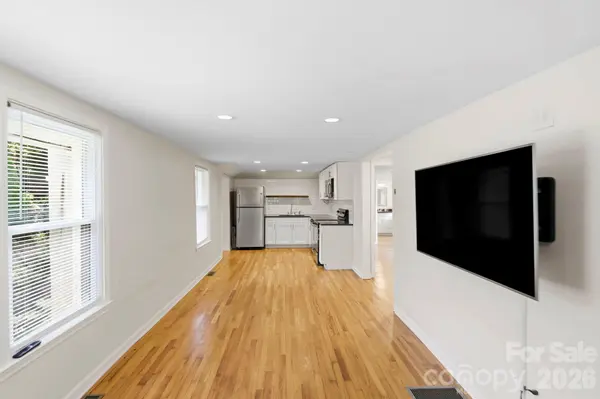 221 N Fork RD, Black Mountain, NC 28711