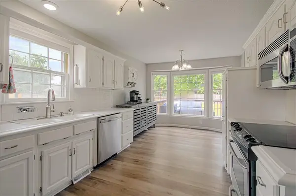 5014 NW 85th ST, Kansas City, MO 64154