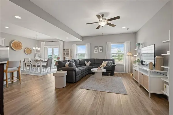 9107 SW 2nd ST, Blue Springs, MO 64064