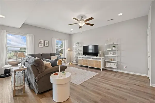 9107 SW 2nd ST, Blue Springs, MO 64064