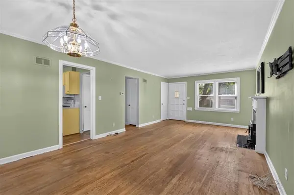 5306 W 71st ST, Prairie Village, KS 66208