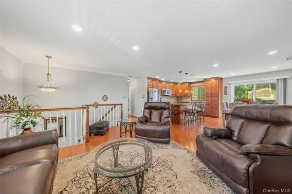 6 Liberty CT, Washingtonville, NY 10992
