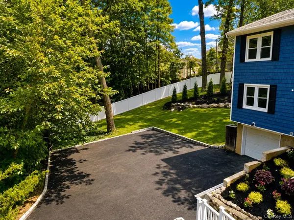 32 & 34 Oakwood RD, Huntington, NY 11743