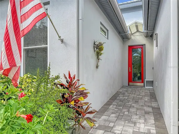 10307 EASTWOOD DR, Bradenton, FL 34211