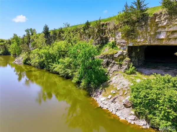 2662 North Highway 79, Elsberry, MO 63343