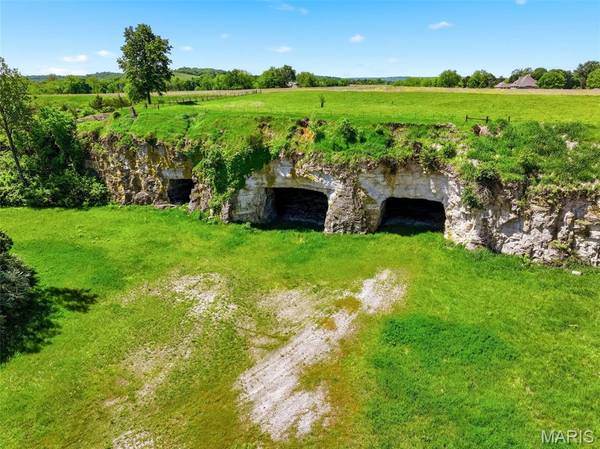 2662 North Highway 79, Elsberry, MO 63343