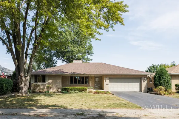 1033 W Hawkins ST, Kankakee, IL 60901