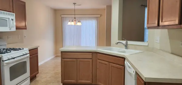 1383 Crimson LN, Yorkville, IL 60560