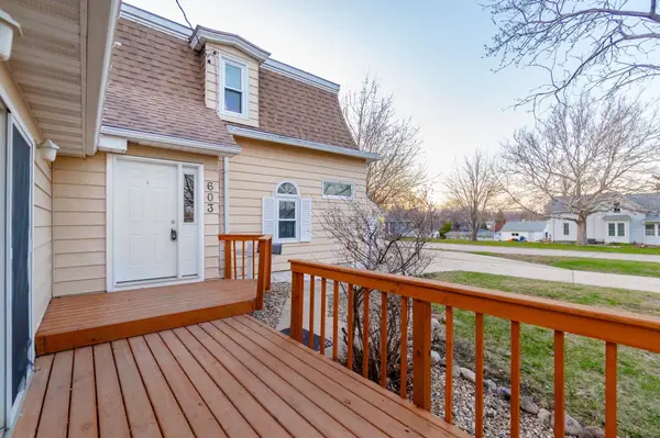 603 Division ST, Cedar Falls, IA 50613