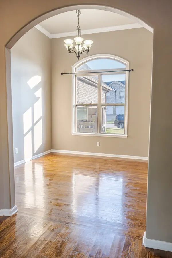 1329 Allmon Dr, Clarksville, TN 37042