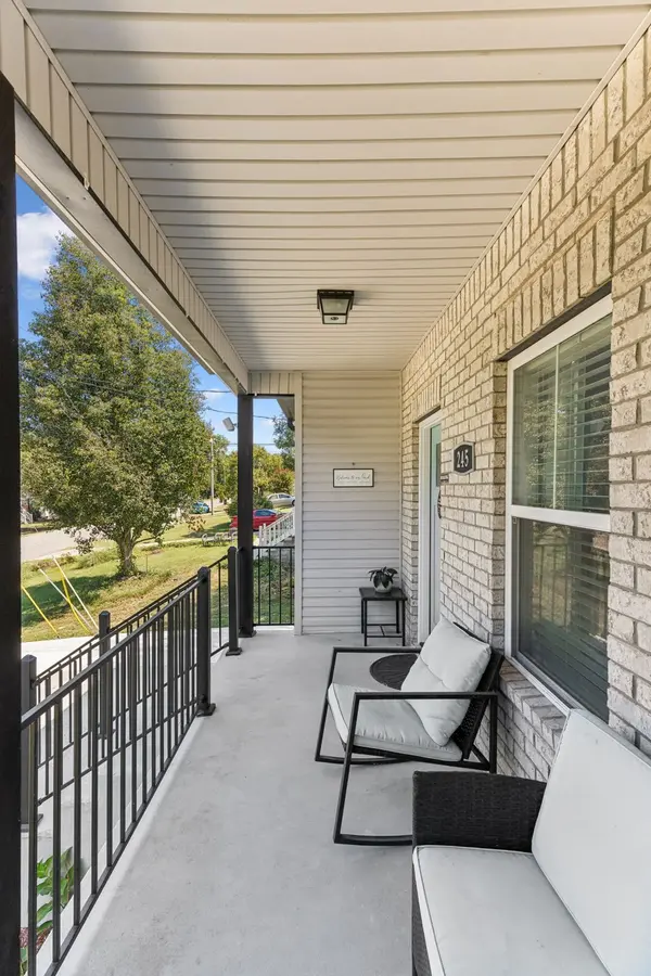 245 Valley Dr, Columbia, TN 38401