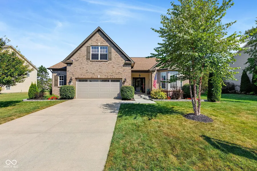 9337 Woodslake DR, Indianapolis, IN 46278