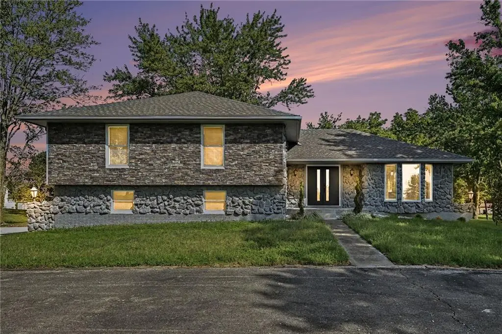 12223 Hills RD, Kearney, MO 64060