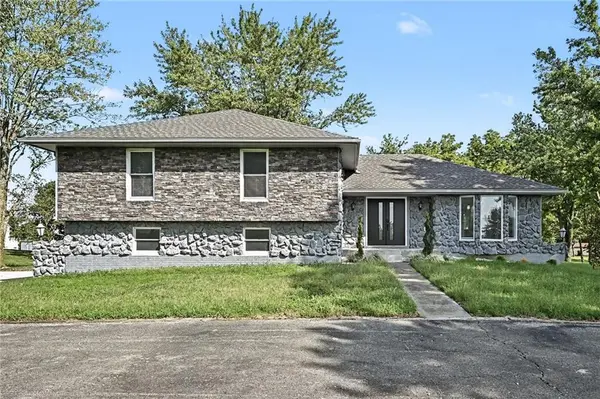 12223 Hills RD, Kearney, MO 64060
